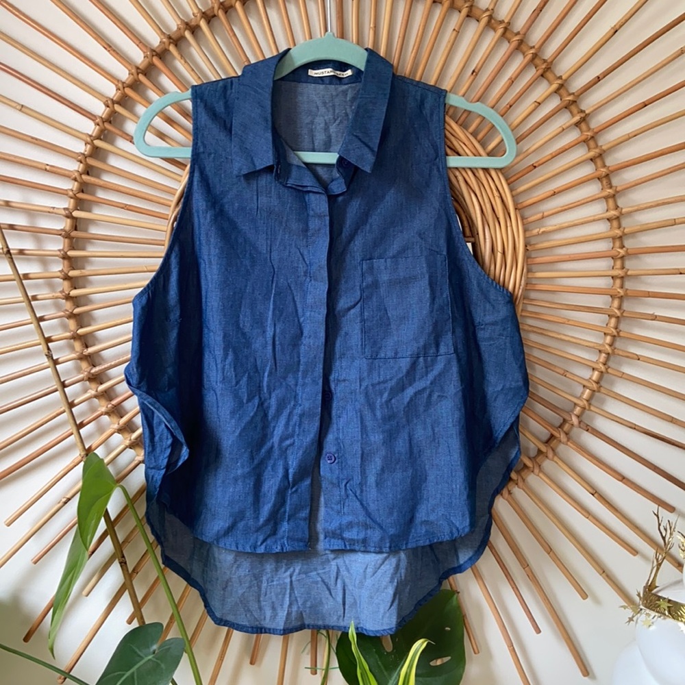 Chambray button down with split hem sides, sz L